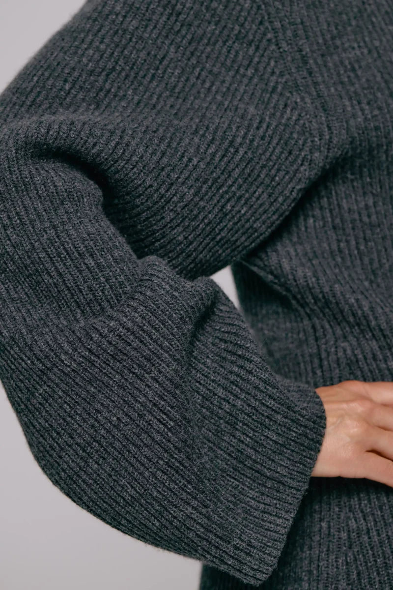Ragna Cardigan Dark Grey