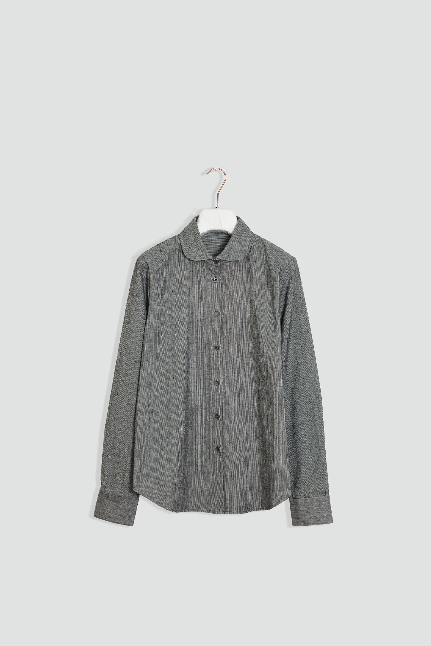 Linen blouse with rounded collar